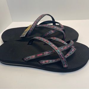 New Women’s sandals Teva black strappy 9 spring break Flip flop slides beach